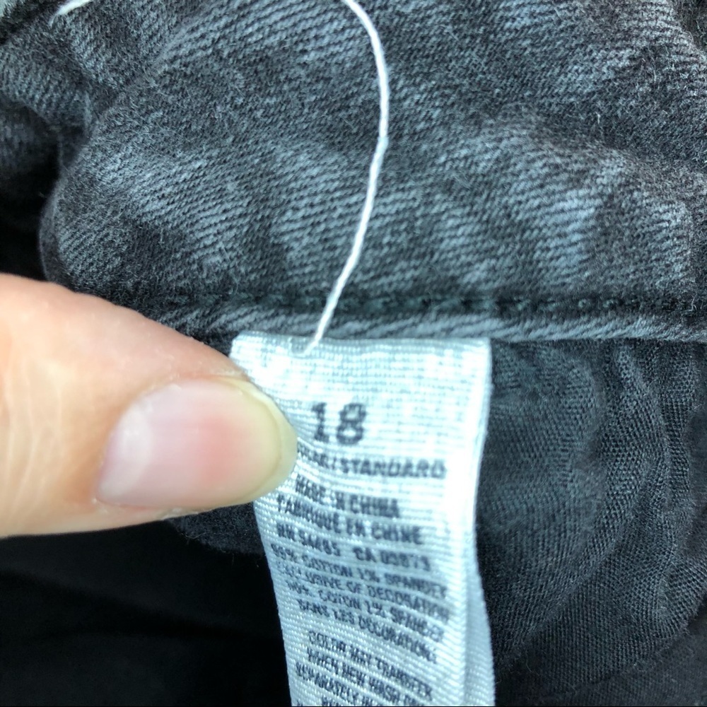 American Eagle Black Super Stretch Skinny Jeans - Picture 7 of 15